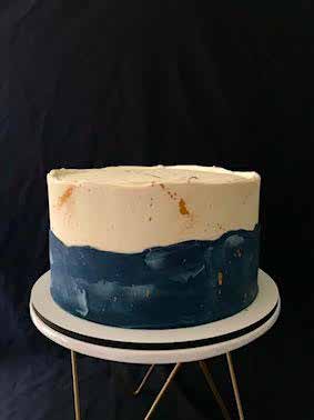 Bolo clean produzido pela Manda Cake
